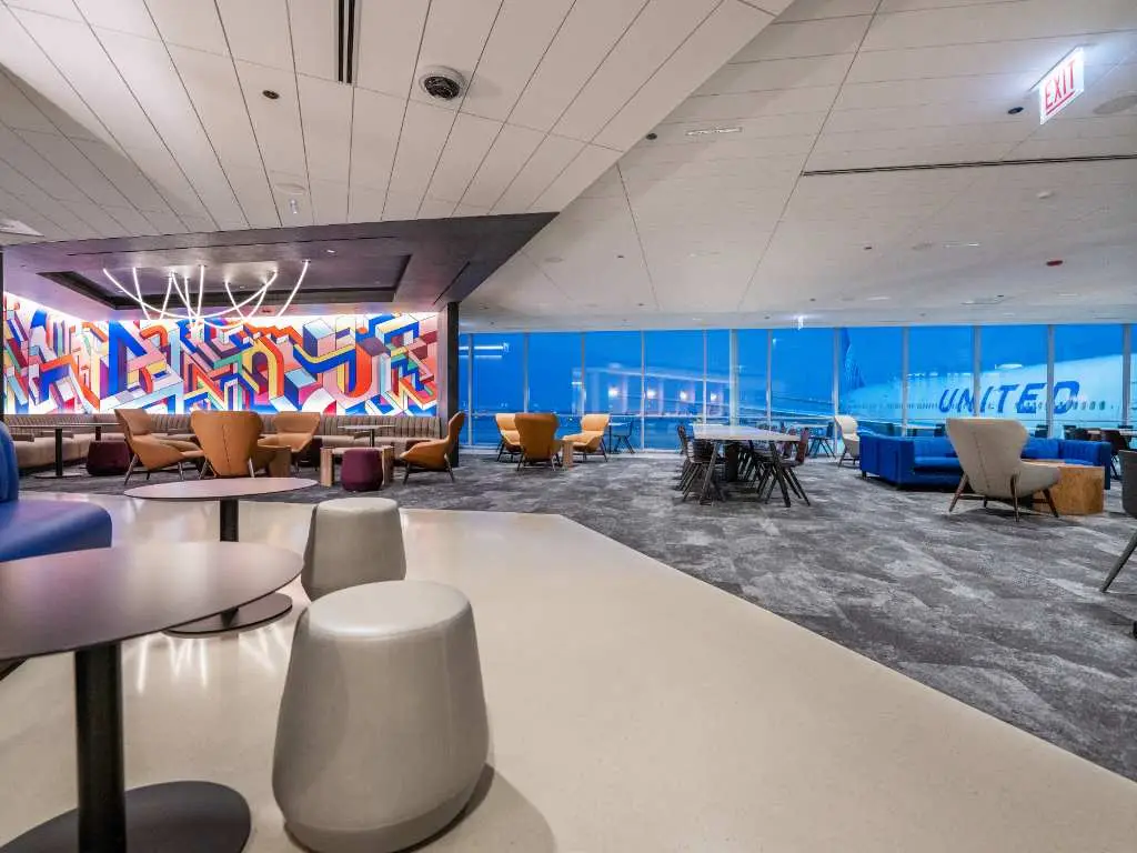 How to Get United Club Lounge Access: A Quick Guide